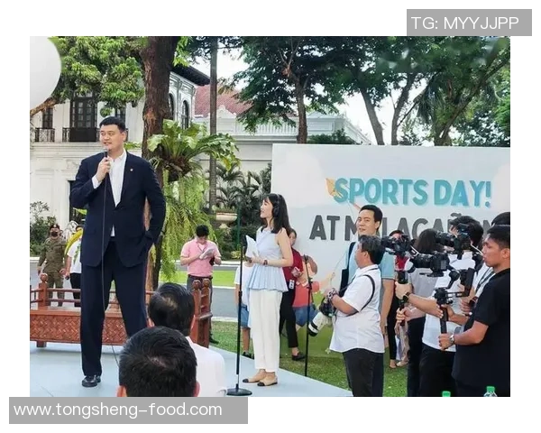 贝尔盛情邀请姚明共聚篮球盛宴展现友谊与激情